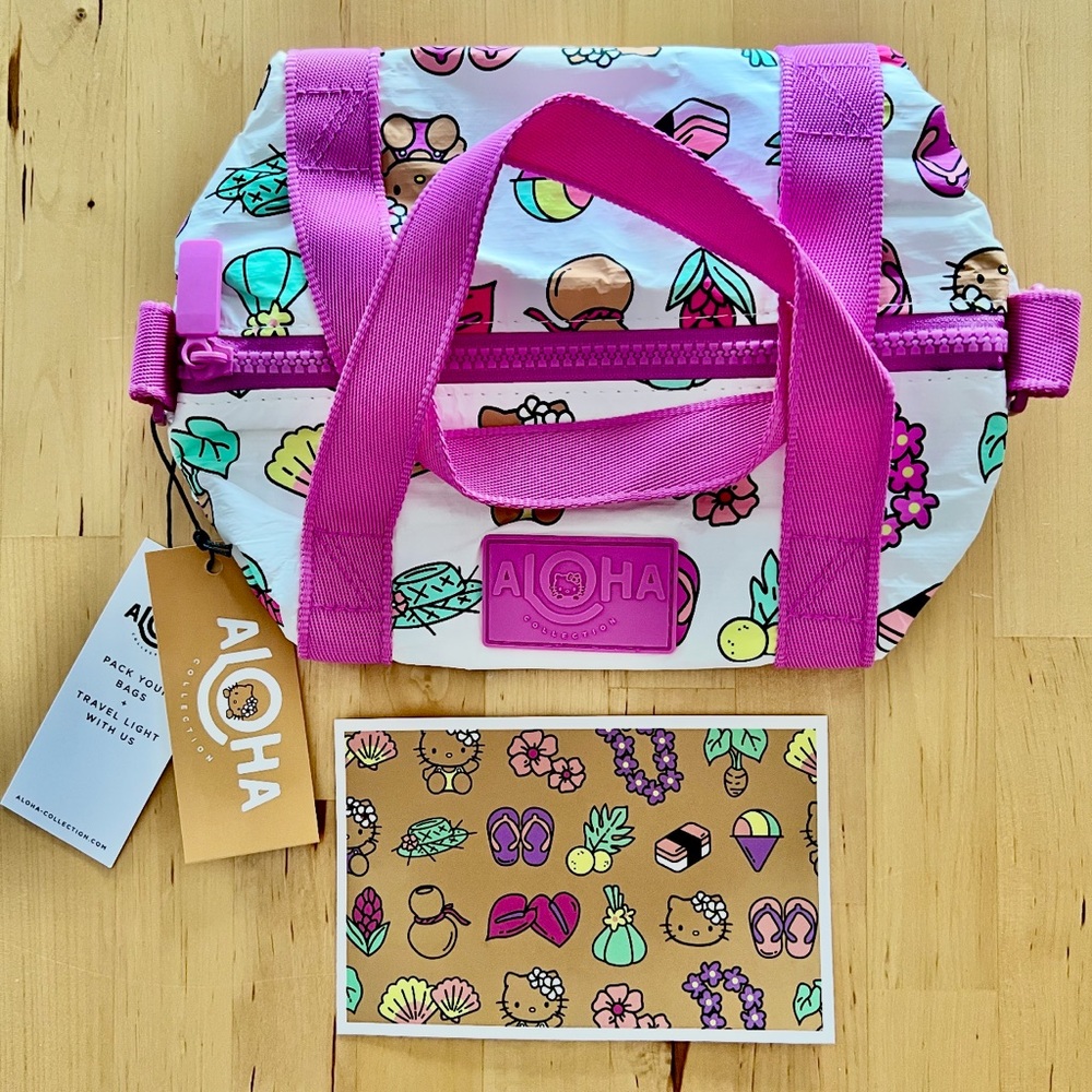 Aloha Collection 🌺 Hello Kitty Mini Mini Duffle - Picture 4 of 6